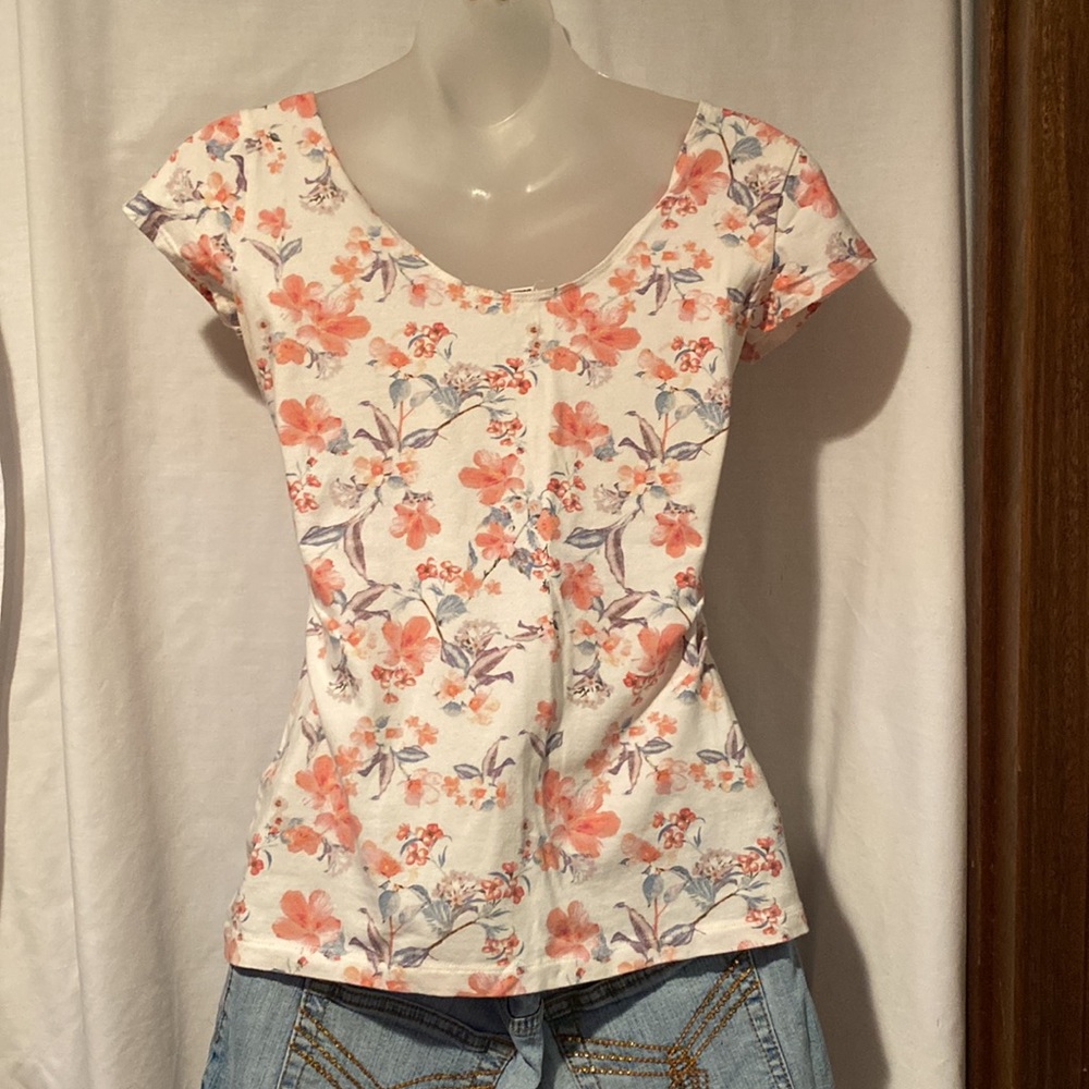Garage floral tshirt - Picture 2 of 3